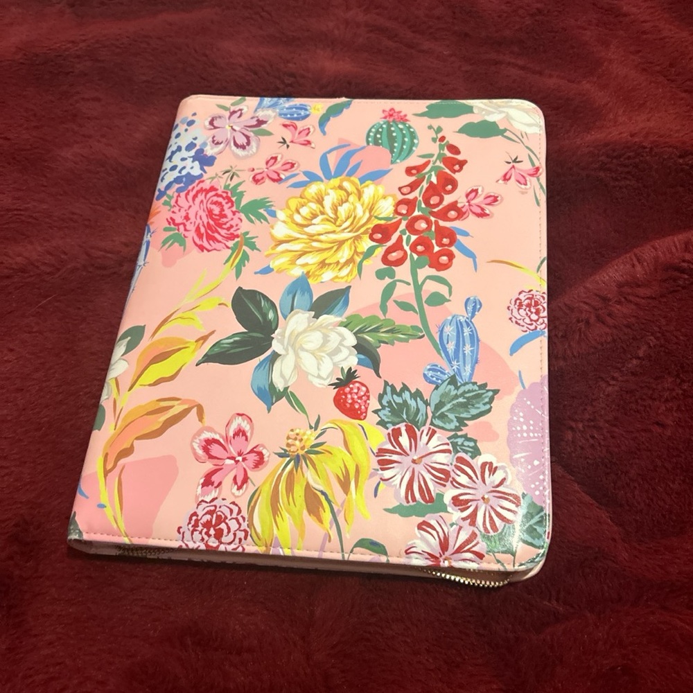 An organizer Folder